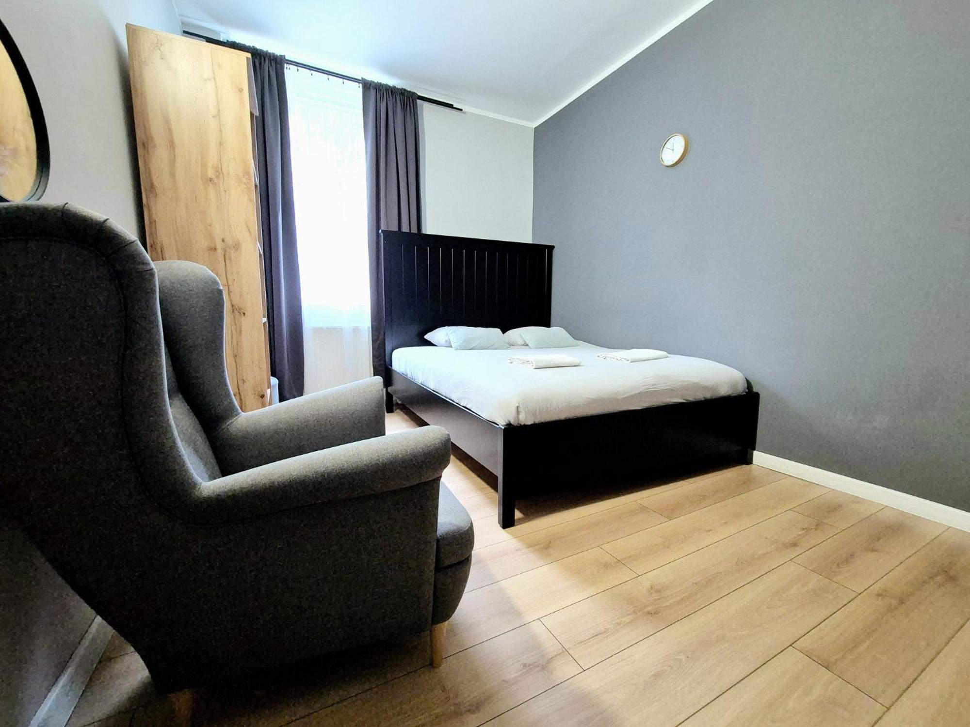 Pini - Przytulne W Centrum Krakowa Hostel